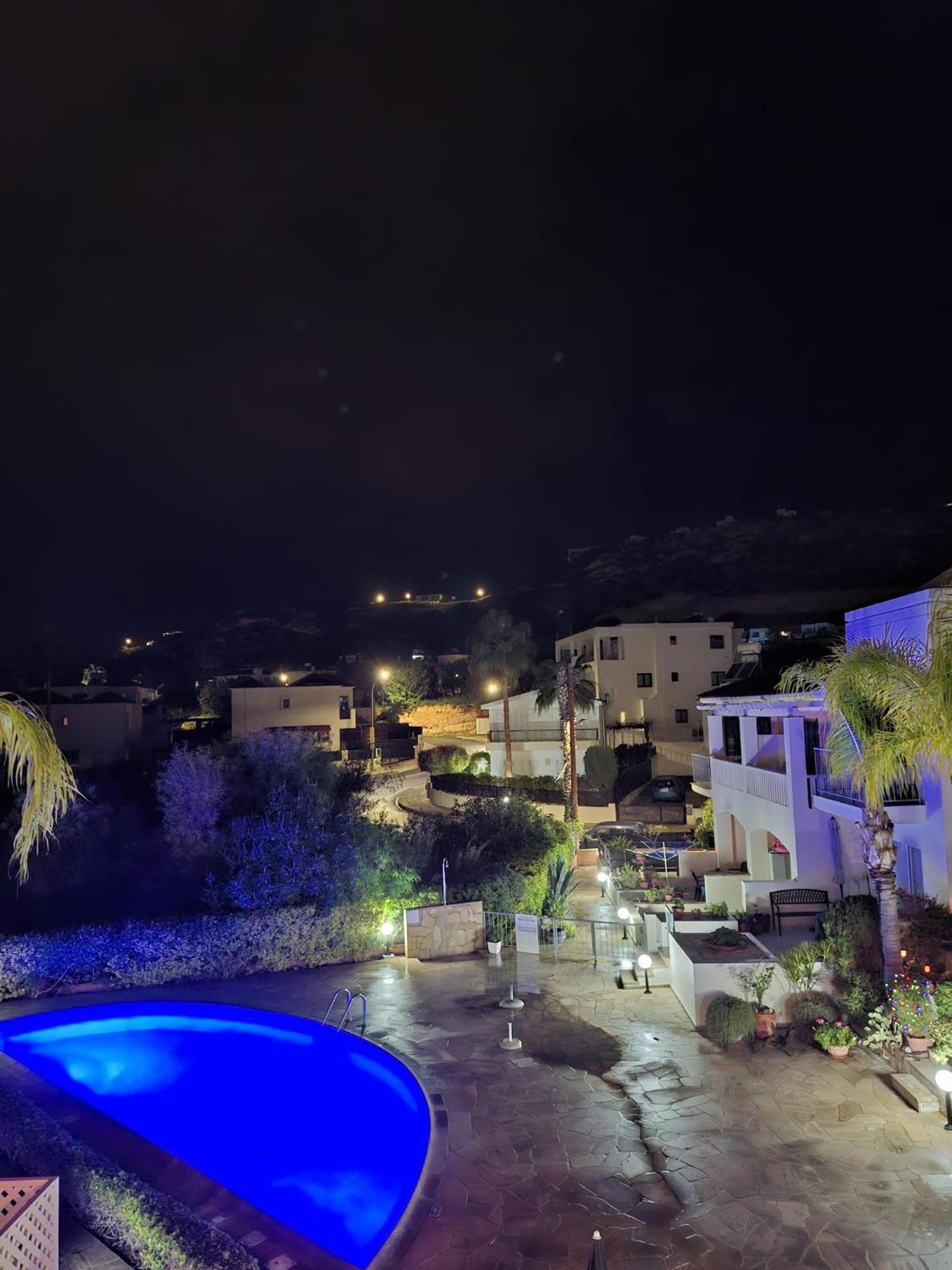 2 Bedroom Townhouse Lower Paphos Cyprus Hébergement de vacances Peyia